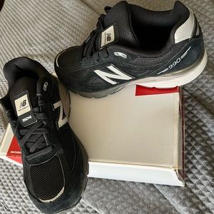 Black New Balance